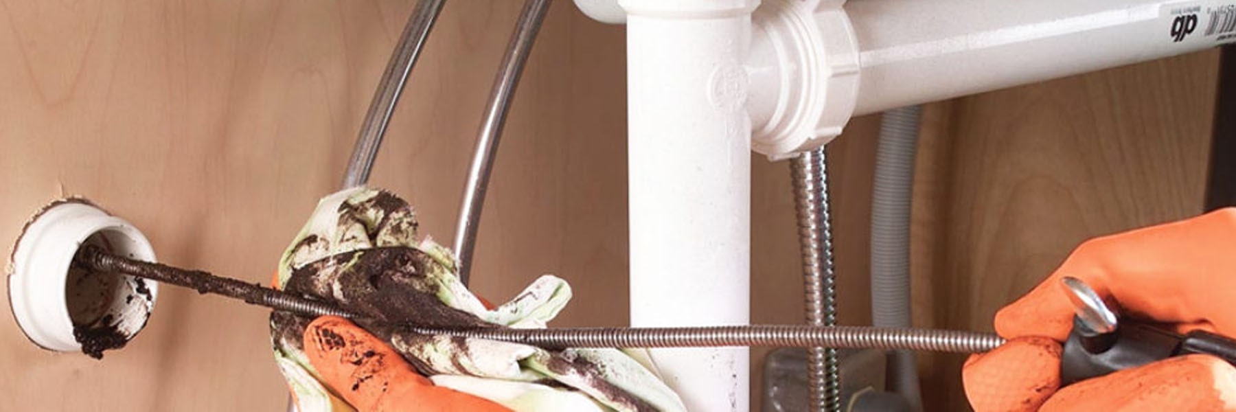 Firmamız, Fethiye ve çevresinde lavabo ve tuvalet tıkanıklıklarını kısa sürede açan profesyonel bir hizmet sunmaktadır. Lavabo ve tuvalet tıkanıklığı, evinizdeki en can sıkıcı sorunlardan biridir ve çoğu zaman kendi başınıza çözüme ulaşamazsınız. Ancak, bu sorunu profesyonel ekipmanlarımız ve deneyimli personelimizle kolayca çözebiliriz. Firmamız, tuvalet ve lavabo tıkanıklığı açma konusunda uzmanlaşmış bir ekipten oluşmaktadır ve son teknoloji ekipmanlar kullanarak tıkanıklığın yerini ve nedenini tespit eder. Tıkanıklığın nedeni, borulardaki birçok faktöre bağlı olabilir. Buna yiyecek artıkları, saç, sabun kalıntıları, tuvalet kağıdı ve diğer nesneler dahil olabilir. Ekipmanlarımız ve deneyimli personelimiz sayesinde, tıkanıklığın kaynağını tespit eder ve kısa sürede çözeriz. Firmamız, müşteri memnuniyetini her zaman ön planda tutmaktadır. Tıkanıklık açma hizmetimiz, evinize herhangi bir zarar vermeden, hijyenik ve profesyonel bir şekilde gerçekleştirilir. Ayrıca, uygun fiyat politikamızla da müşterilerimizin yüzünü güldürüyoruz. Tuvalet ve lavabo tıkanıklığı açma hizmetimizden yararlanmak için hemen bizimle iletişime geçebilirsiniz. Profesyonel ekibimiz, sorununuzu en kısa sürede çözmek için her zaman hazır ve müşterilerimize en iyi hizmeti sunmak için çaba göstermektedir